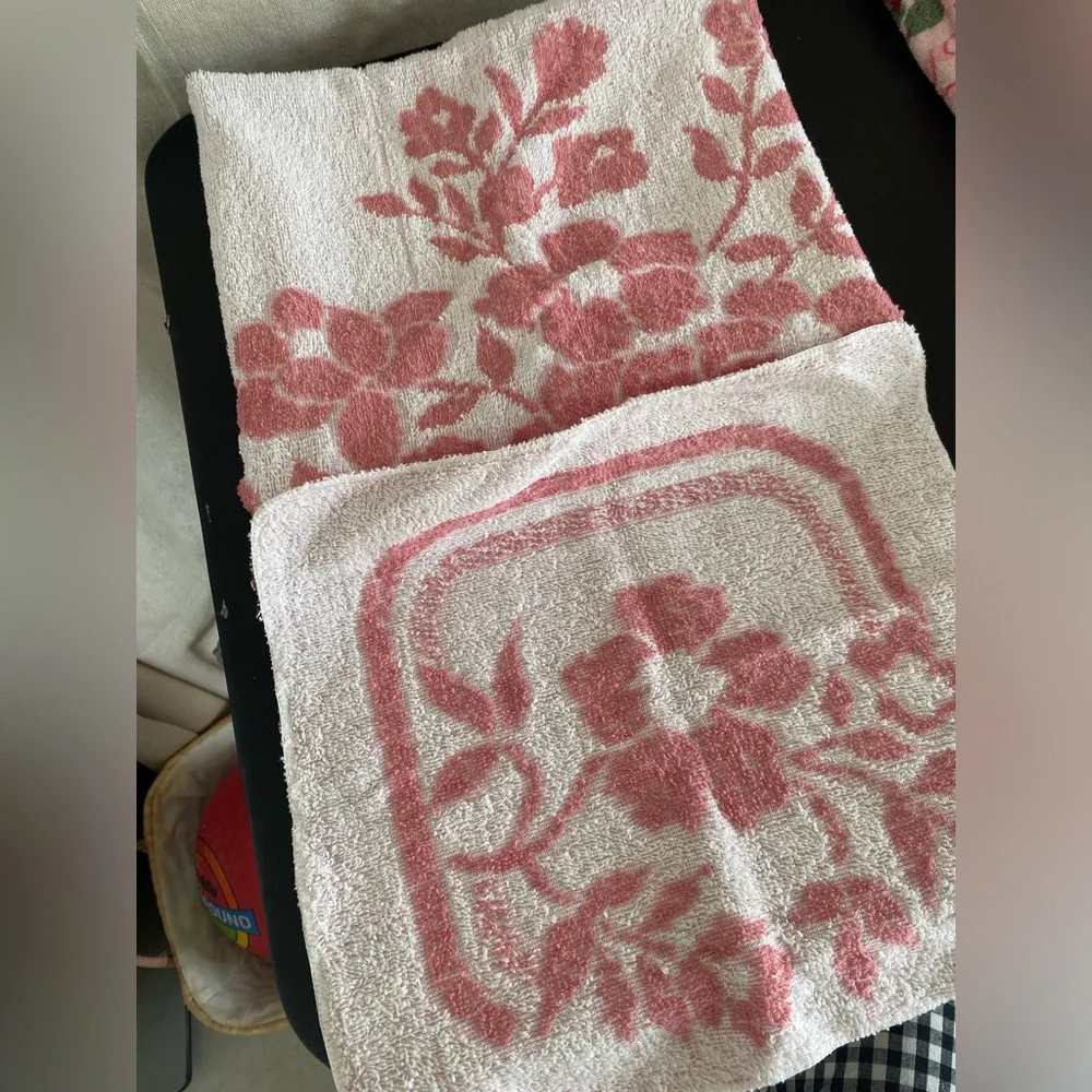 Vintage Canon Pink Floral Cotton Bath Towel Bath Towel and Wash Cloth